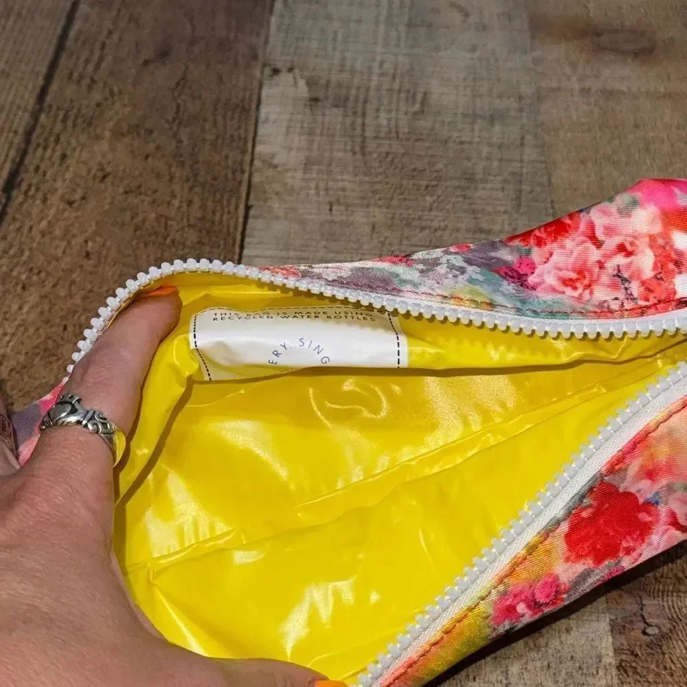 ATHLETA / SUPERGOOP - Zipper Cosmetic Travel Bag